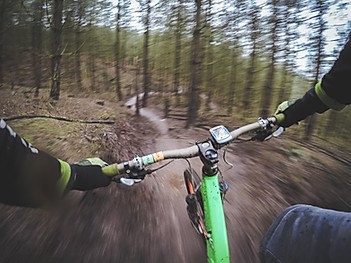 Mountainbike Training im Wald